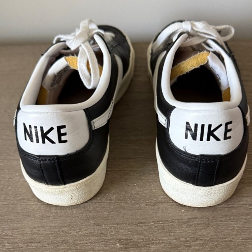 Nike Blazer Low 77 Sneaker in Black & White Leather Size 11.5 - Picture 5 of 9
